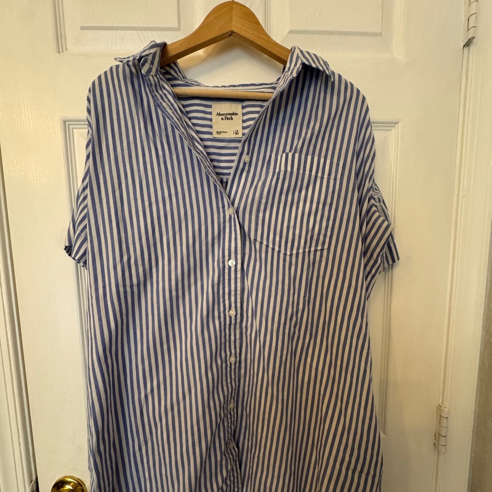 Abercrombie & Fitch Short Sleeve Blue and White Stripped Dress